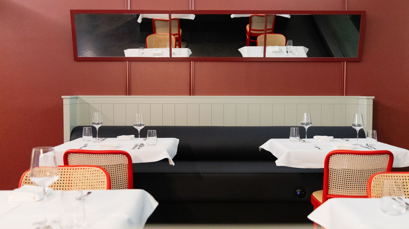 The Austrian Airlines Business Lounge at Vienna Airport offers refined comfort and dining before departure. Photo by Austrian Airlines.