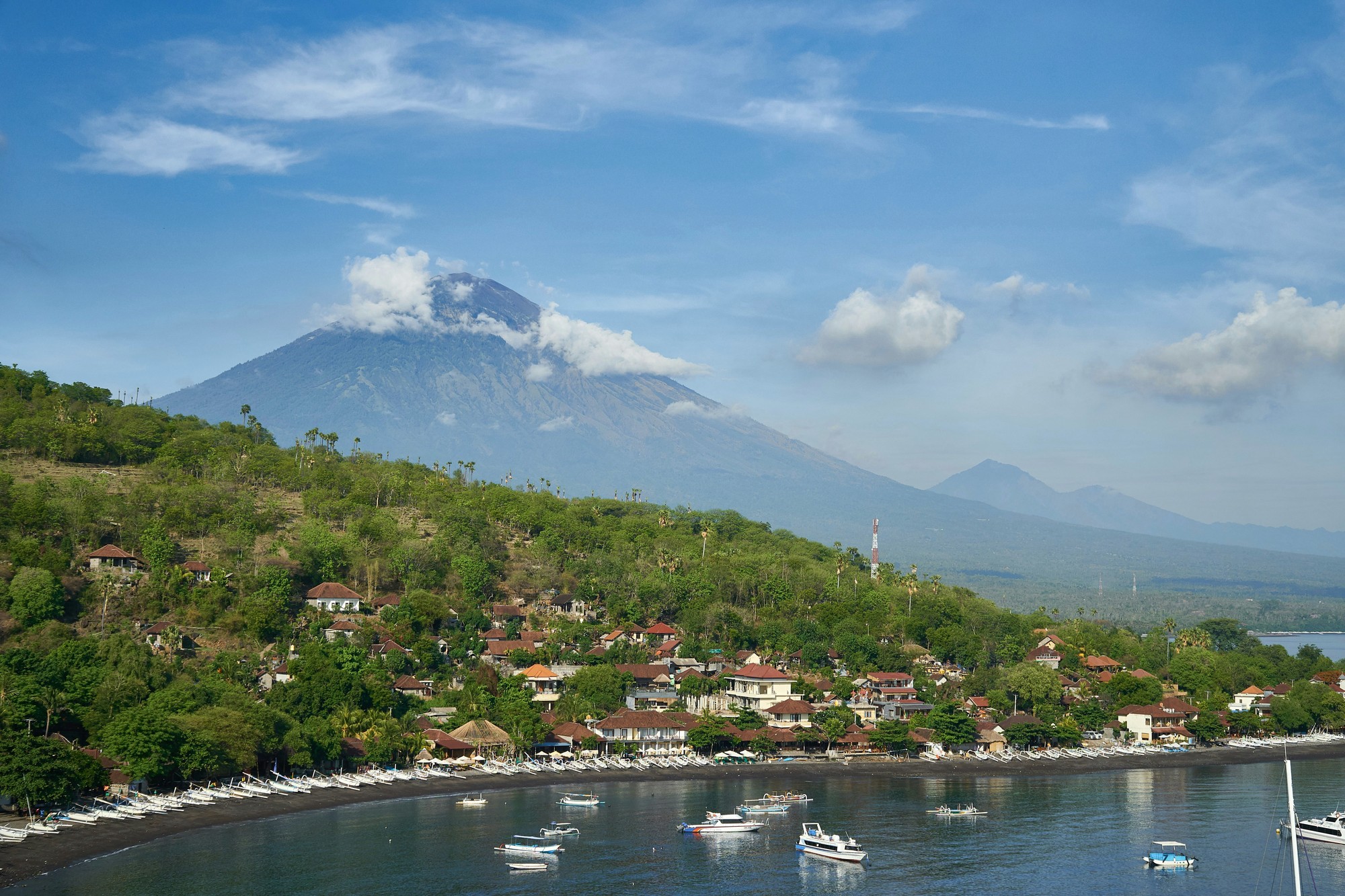Cover image for Best Ways to Experience Bali While Avoiding Crowds