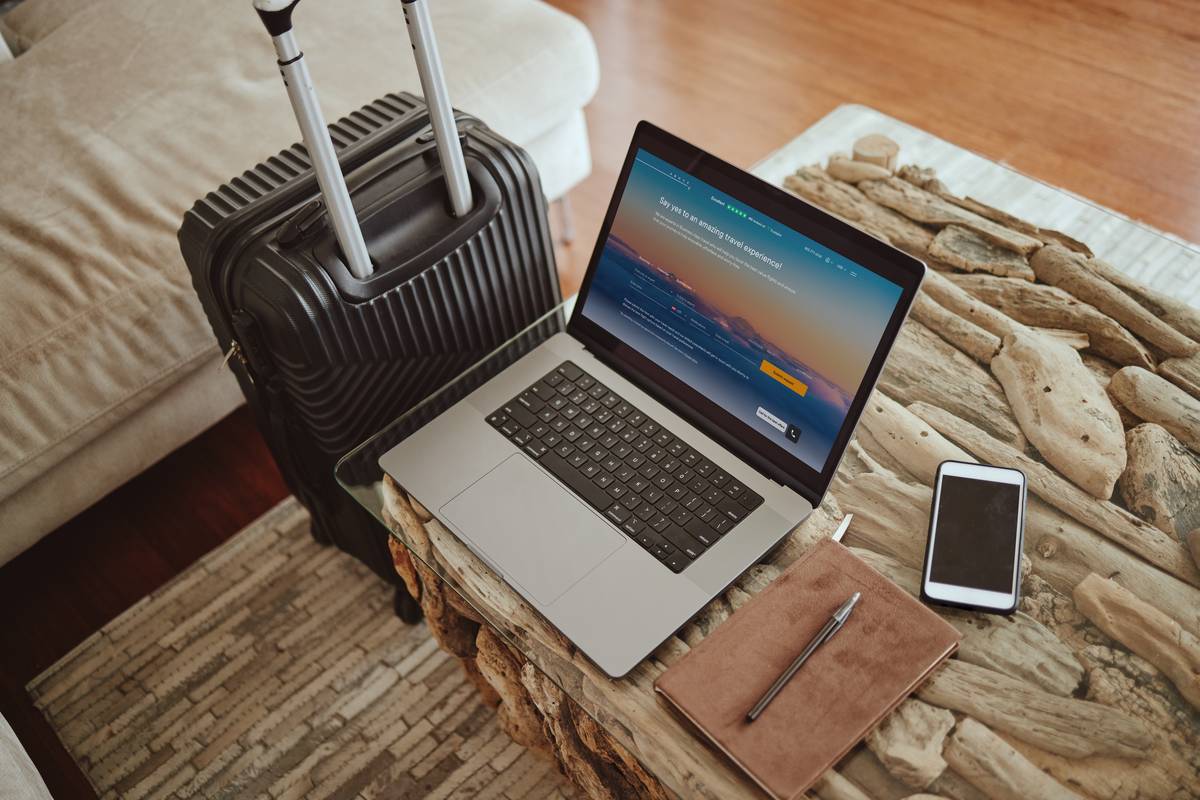 Cover image for When is the Best Time to Buy Business Class Airline Tickets?